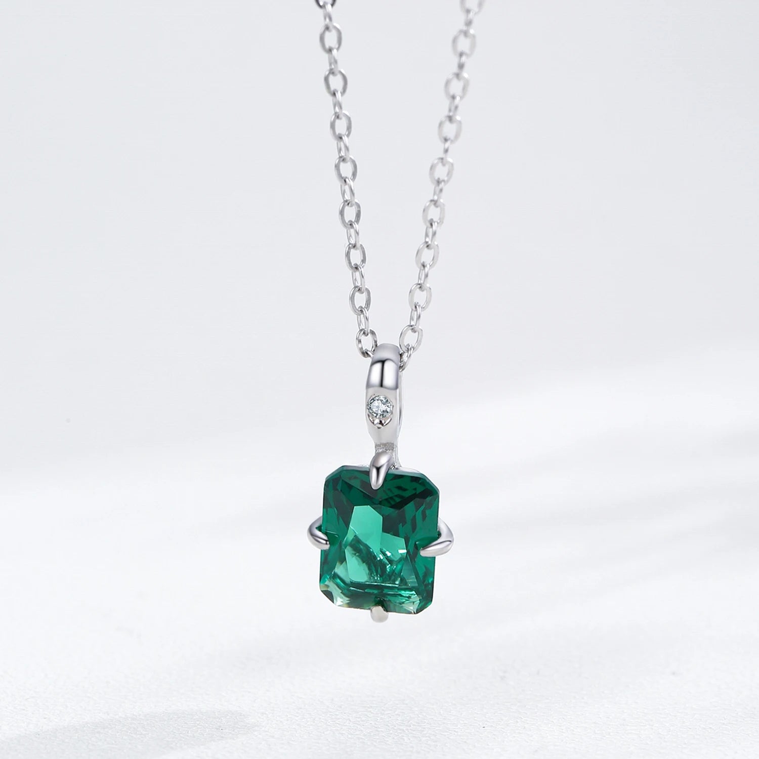 Collier Rectangulaire Vert Zircone en Argent 925 Liora®
